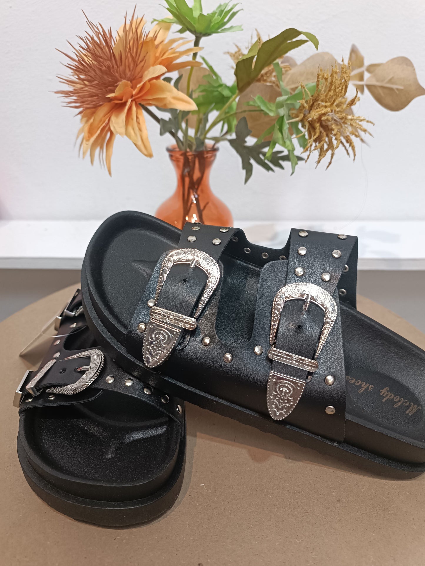 Sandalias Tachuelas