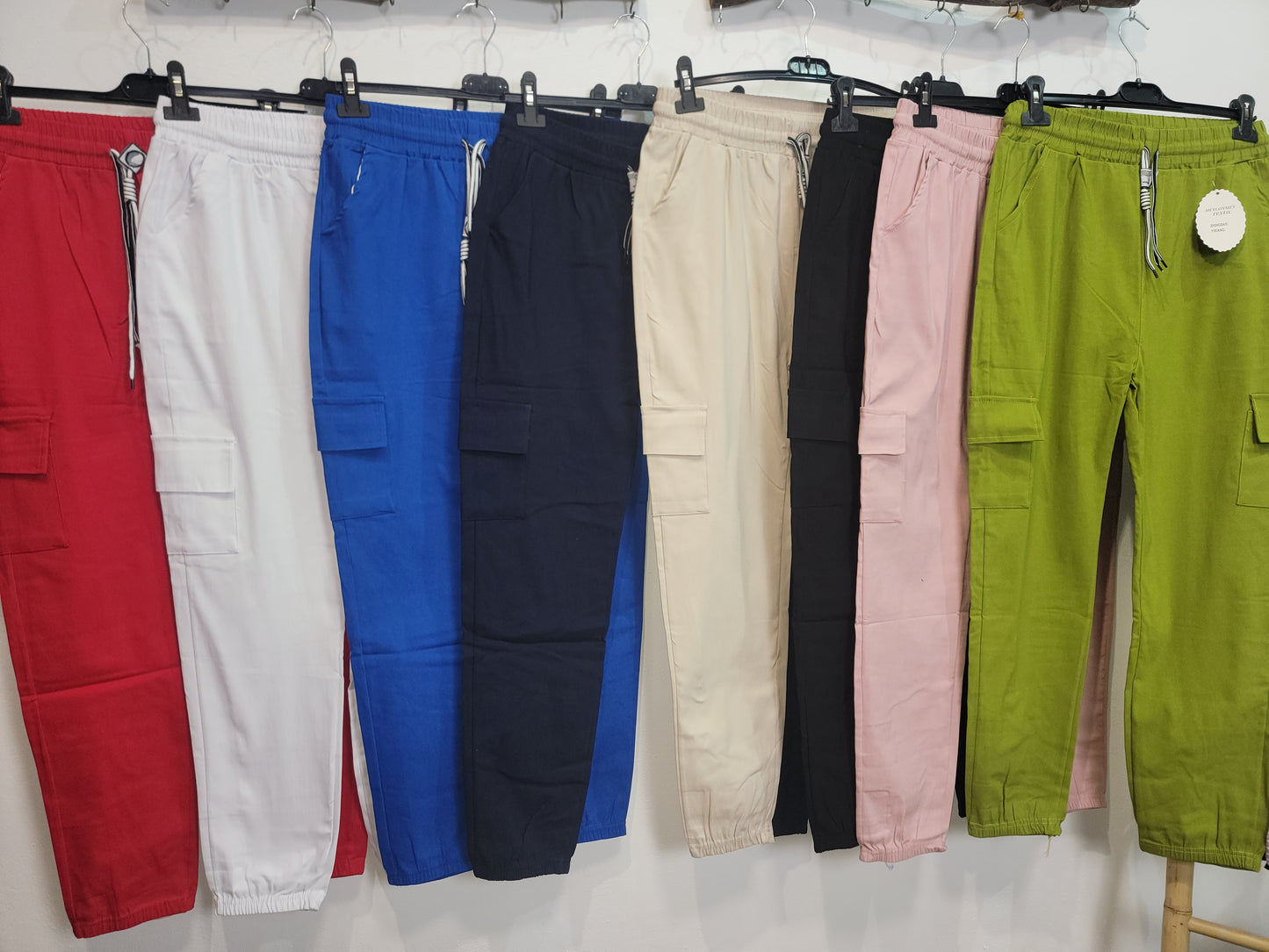 Pantalón cargo arcoiris