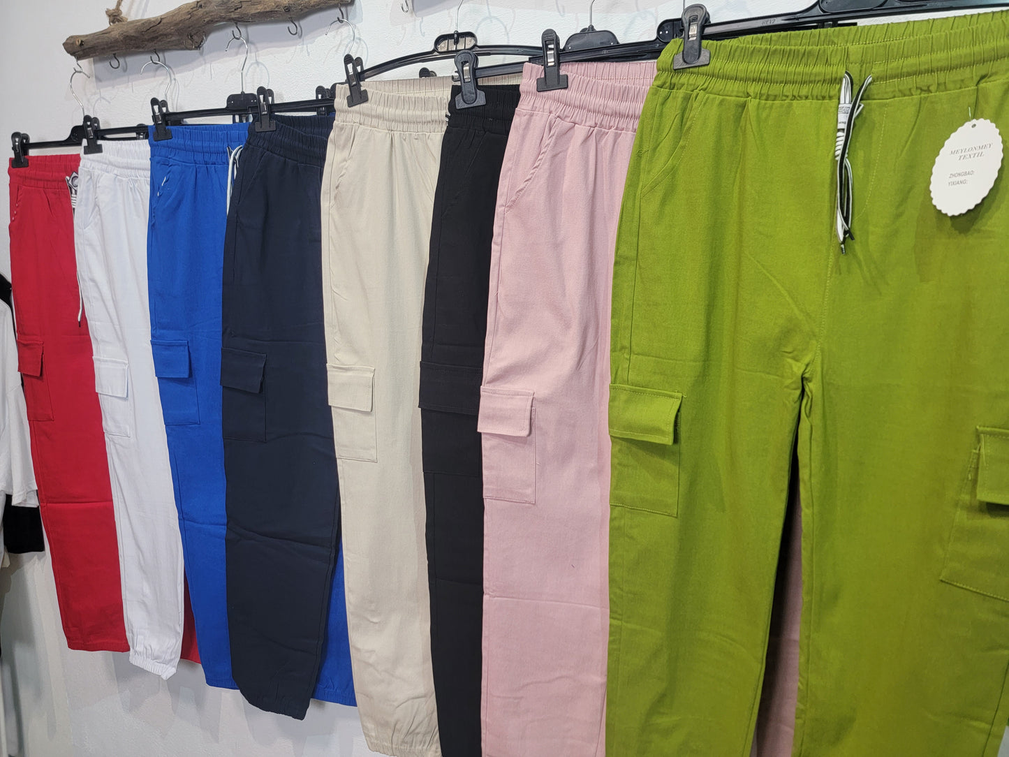 Pantalón cargo arcoiris