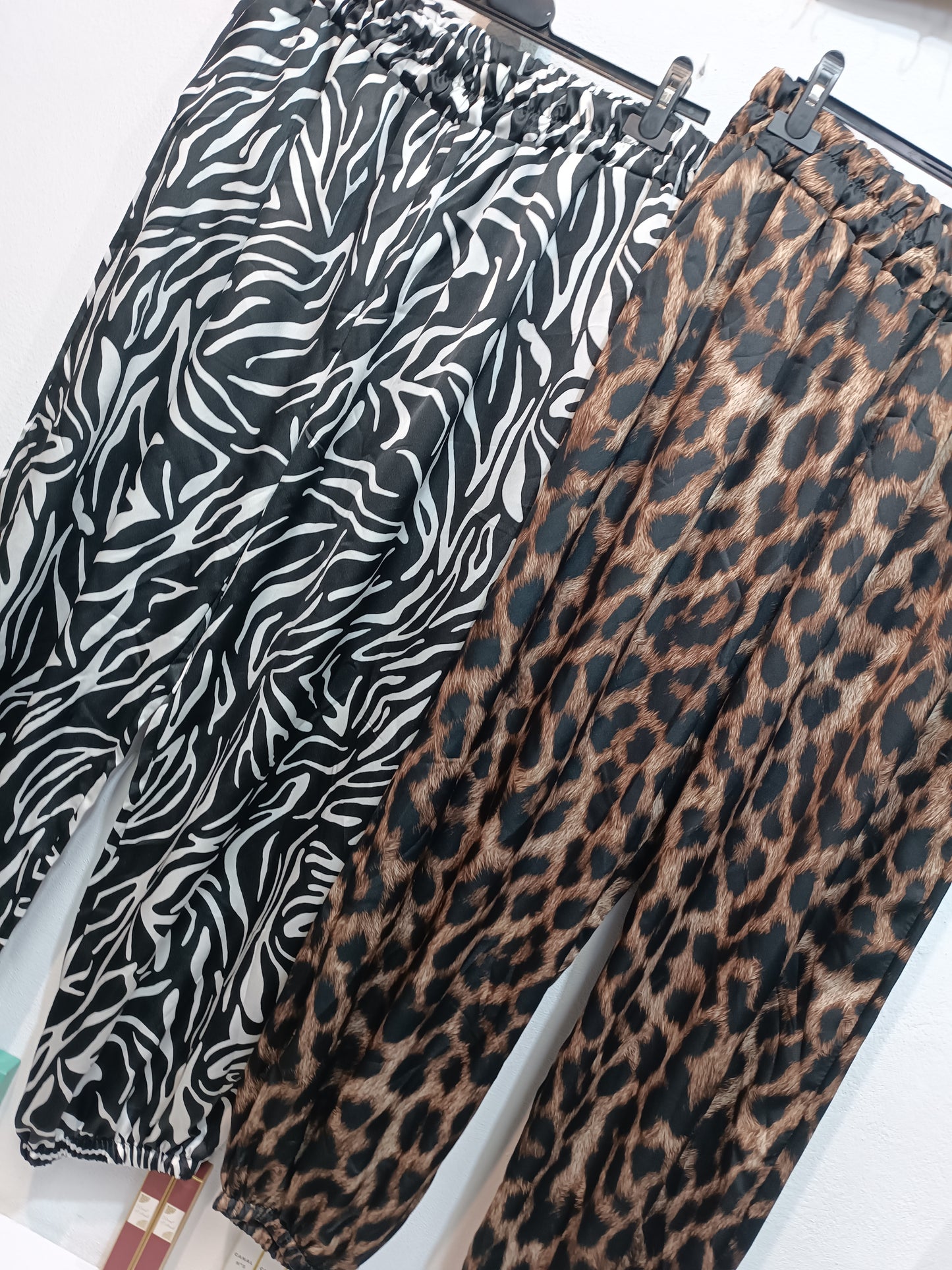 Pantalón Satén estampado