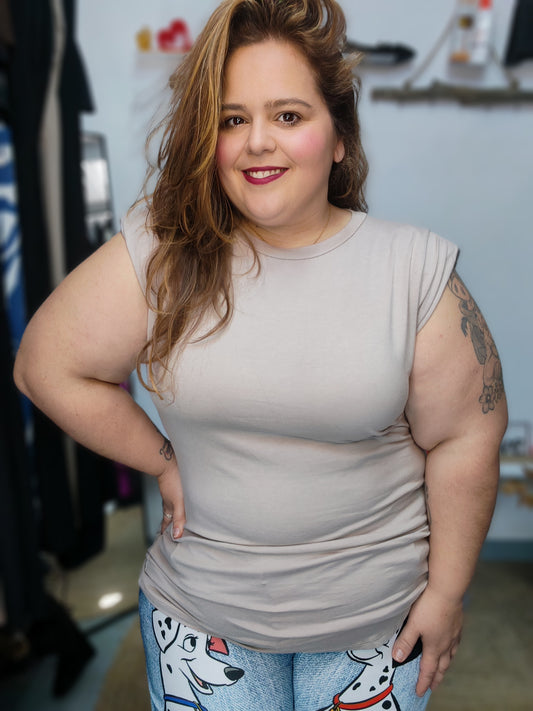 Camiseta hombreras