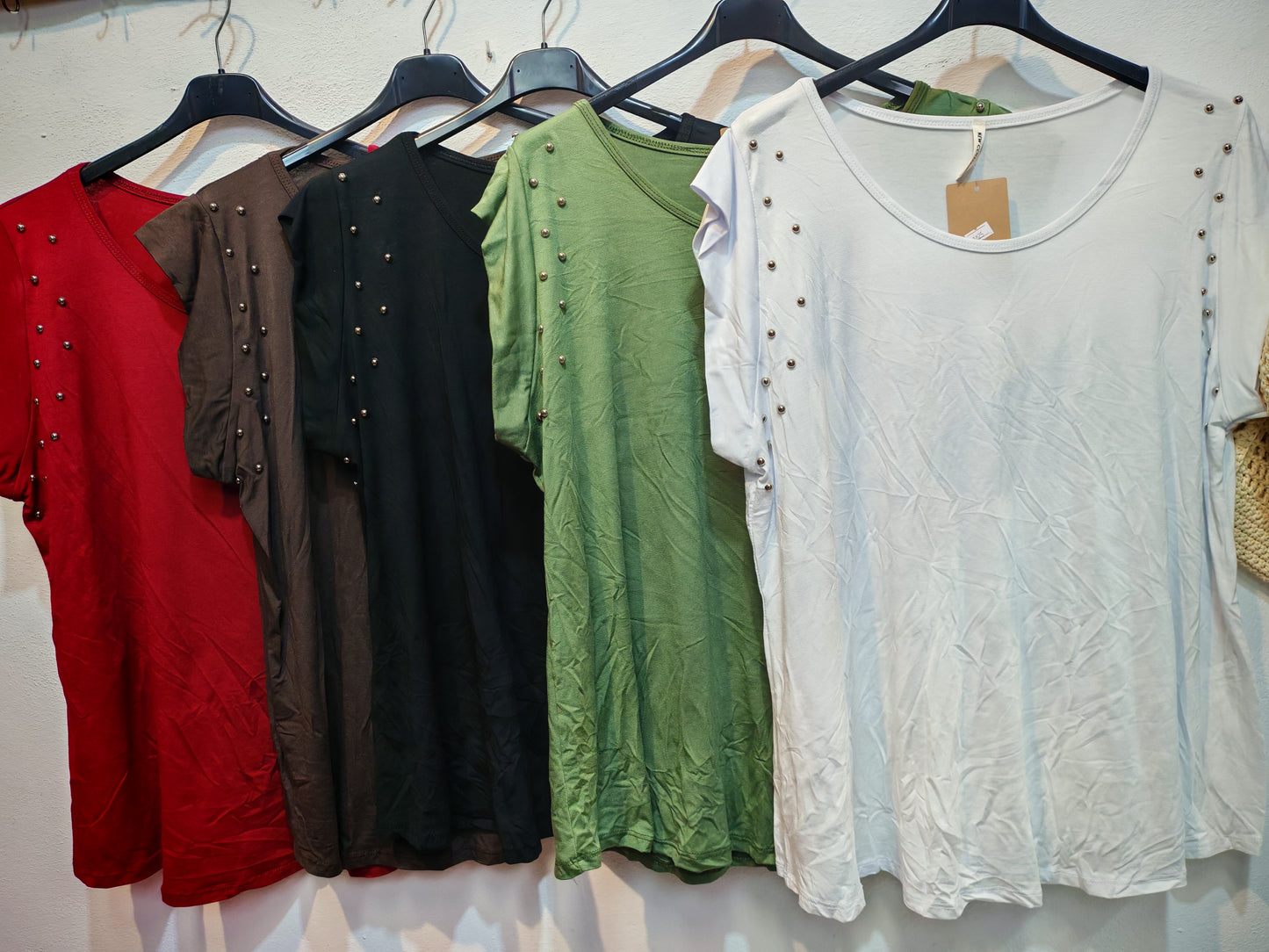 Camiseta tachuelas