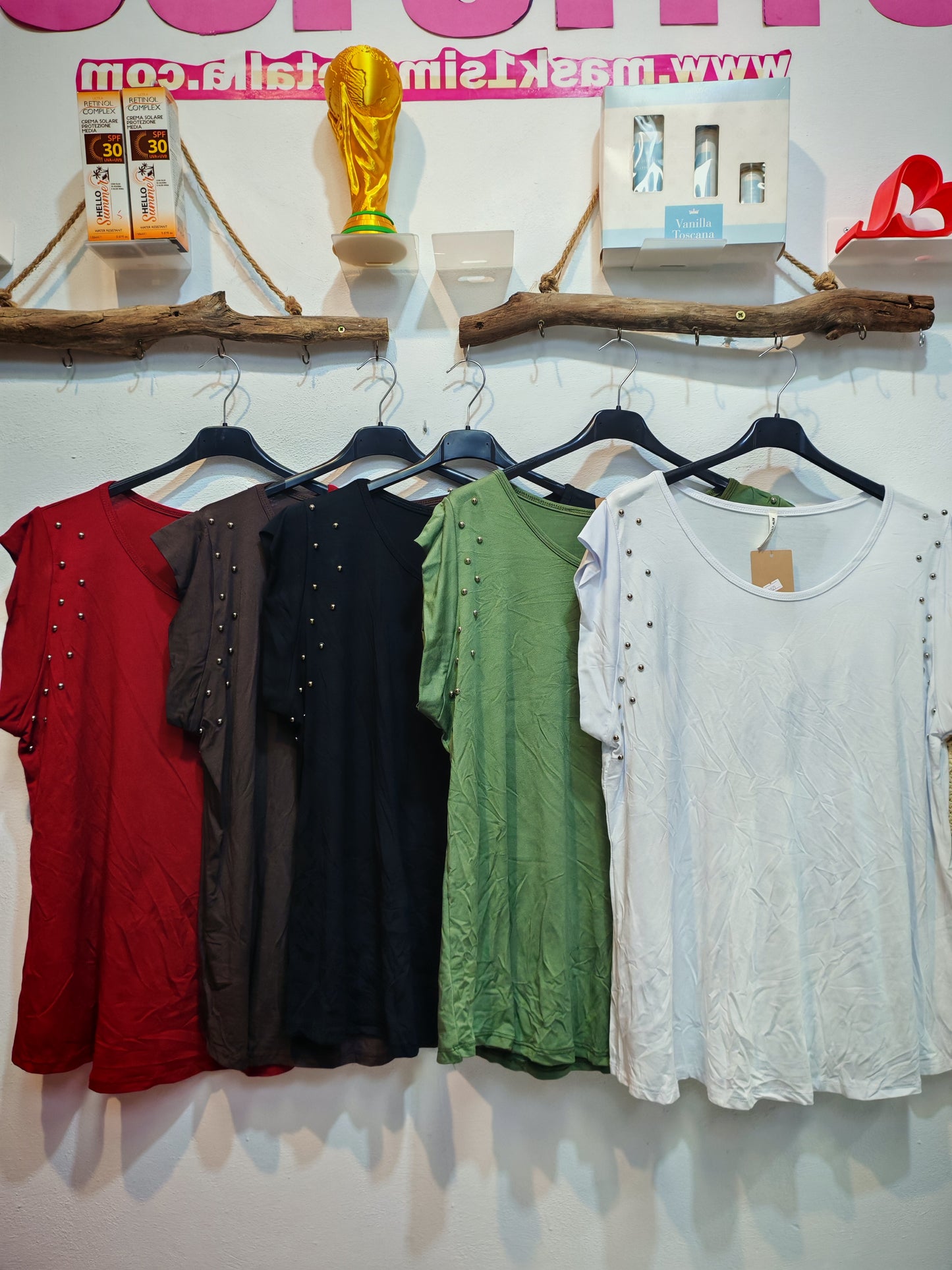 Camiseta tachuelas