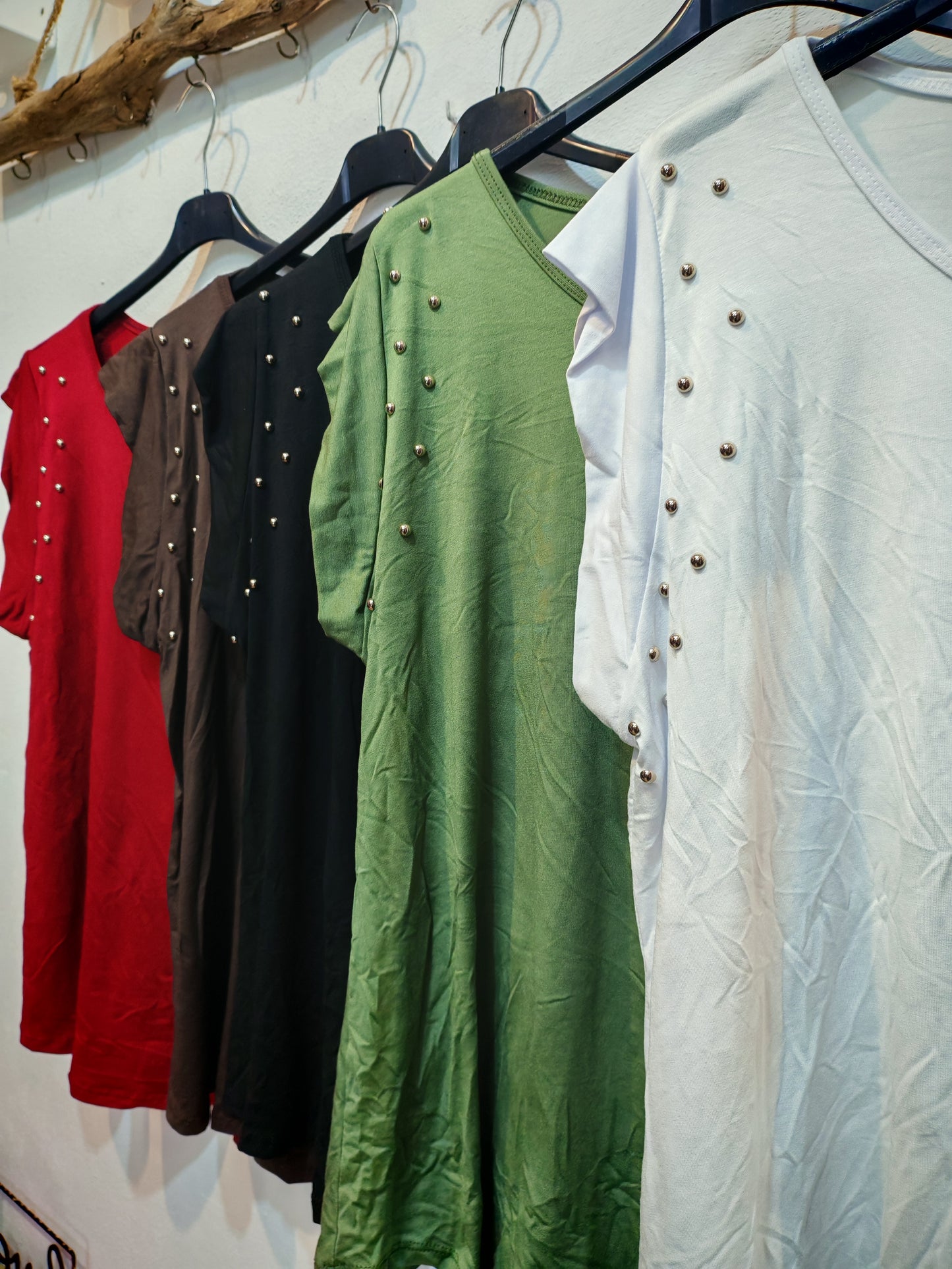 Camiseta tachuelas