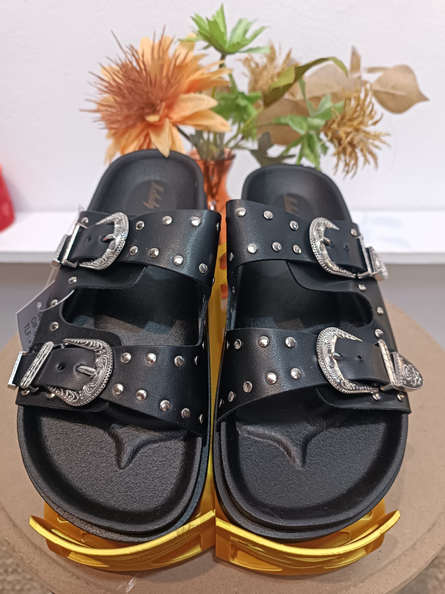 Sandalias Tachuelas