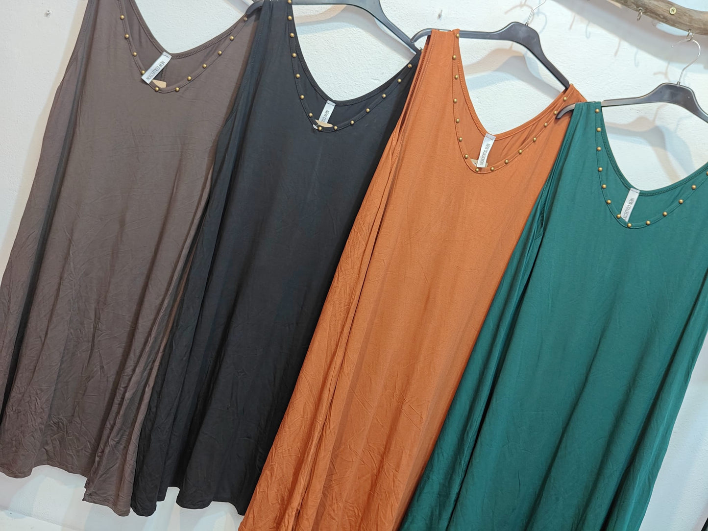 Vestido Tachuelas Cort