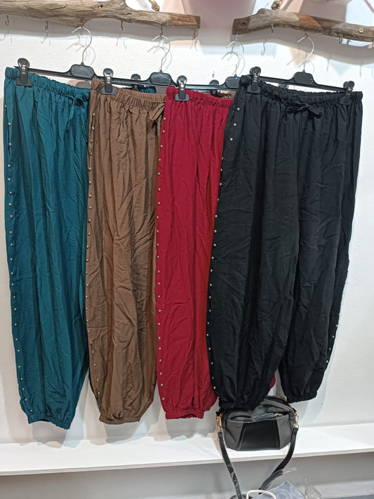 Pantalon bombacho tachuela