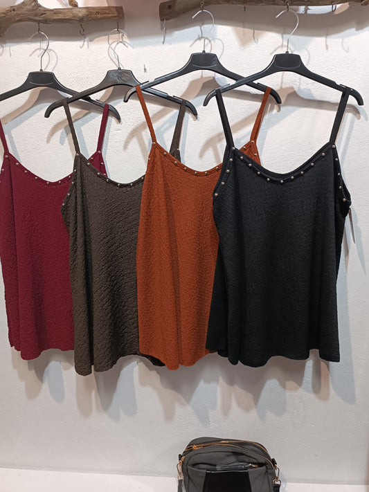 Blusa tirantas tachuelas