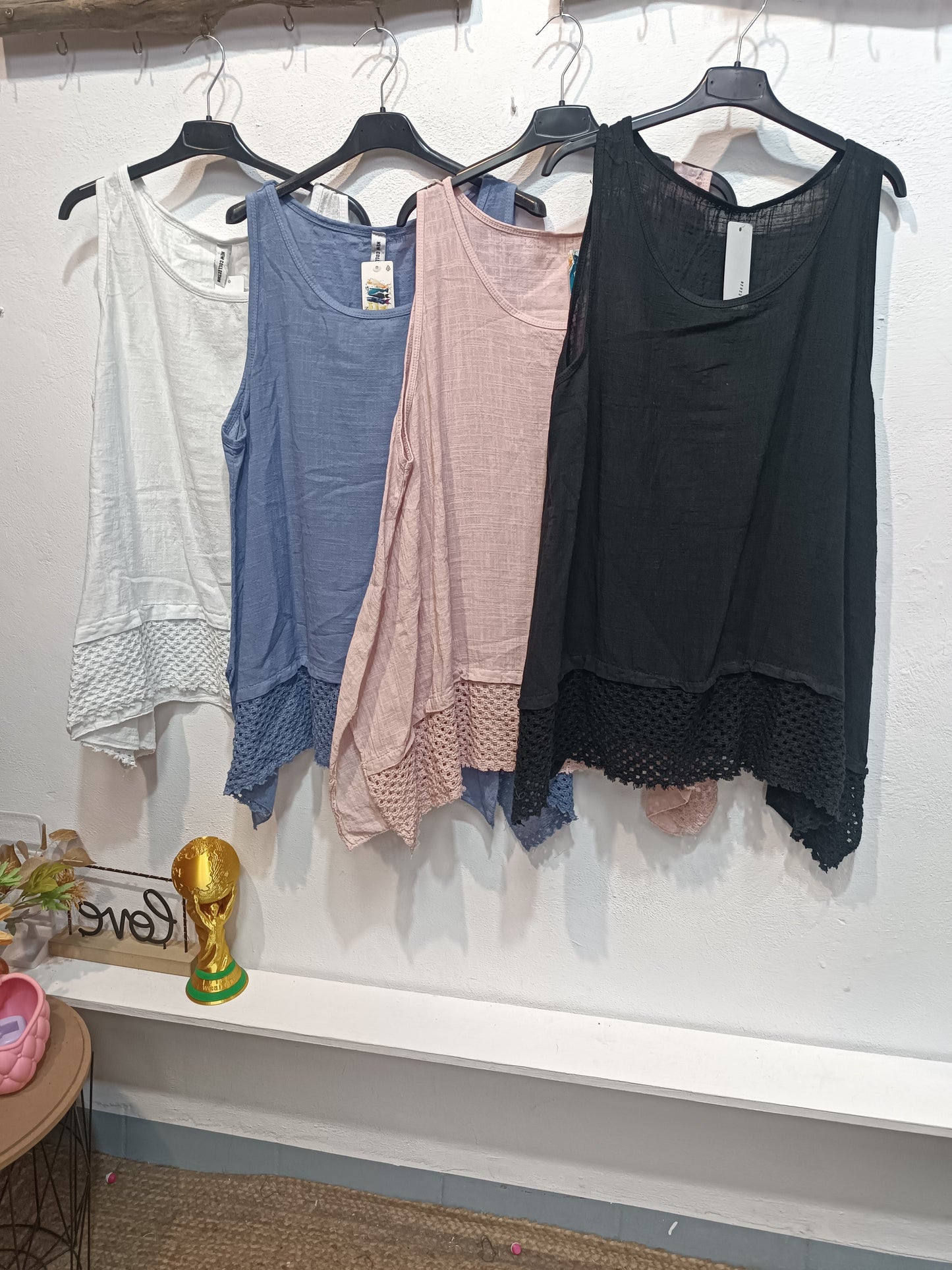 Blusa pico brocado