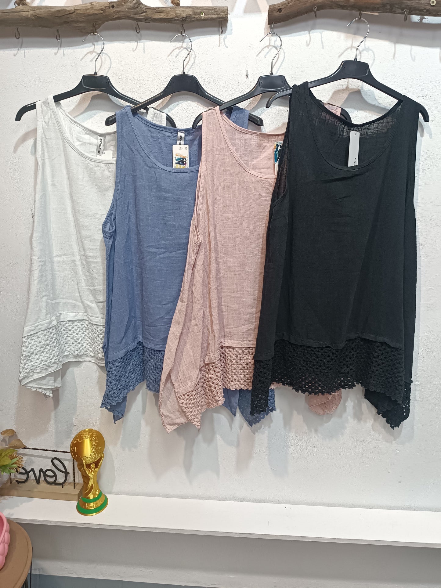 Blusa pico brocado