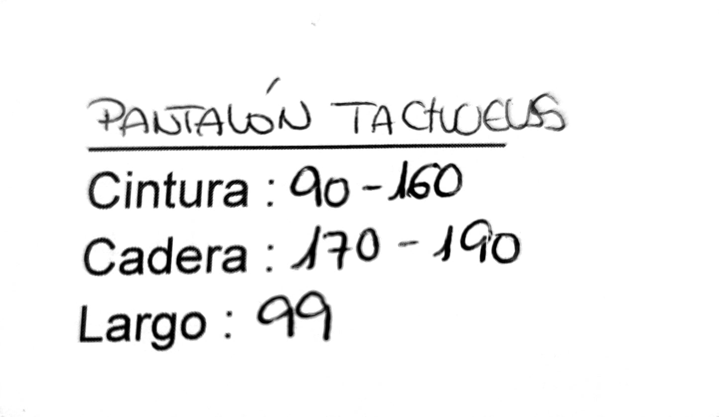 Pantalón tachuelas