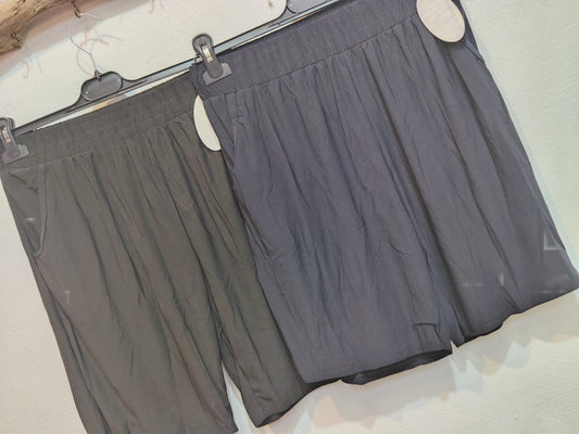 Pantalon Corto Oscuro