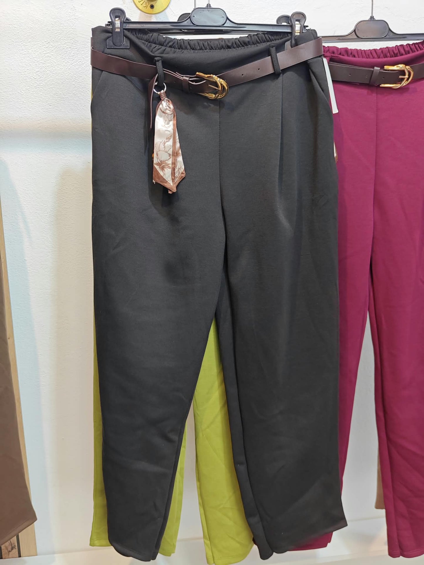 Pantalon abalorio