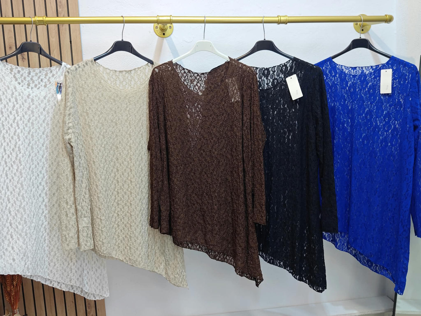 Blusa encaje asimetrica